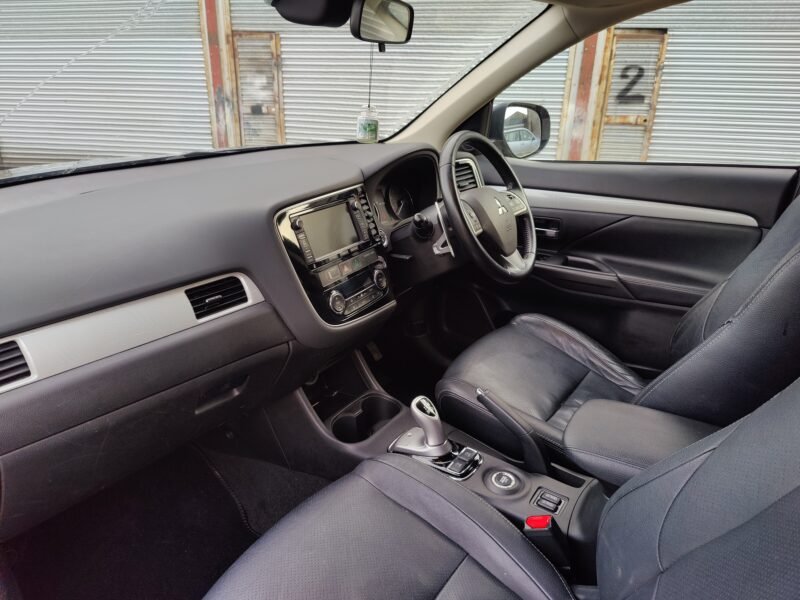 2015 Mitsubishi Outlander 2.0 PHEV Hybrid Petrol Automatic ULEZ Compliance