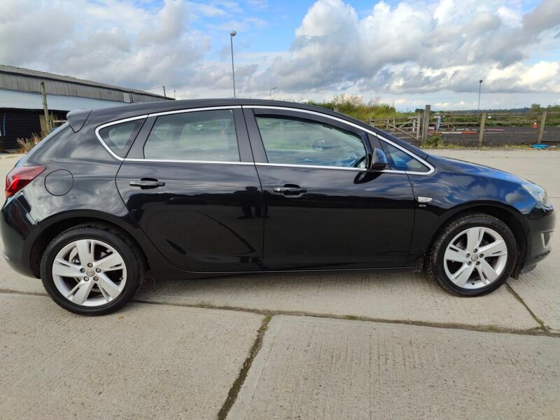 2015 Vauxhall Astra 1.4i SRi Euro 6 5dr Petrol Manual ULEZ Compliance