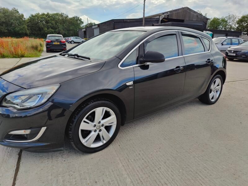 2015 Vauxhall Astra 1.4i SRi Euro 6 5dr Petrol Manual ULEZ Compliance