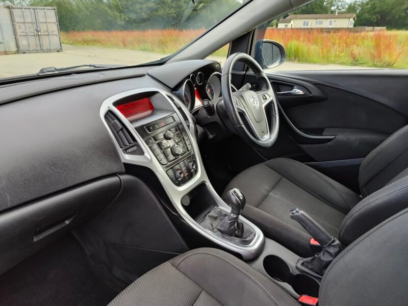 2015 Vauxhall Astra 1.4i SRi Euro 6 5dr Petrol Manual ULEZ Compliance