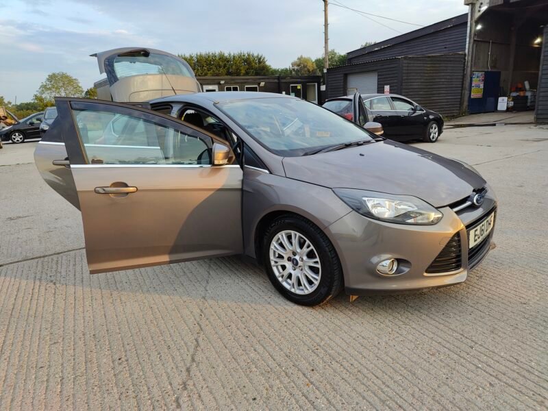 2011 Ford Focus 1.6T EcoBoost Titanium Euro 5 (s/s) 5dr Petrol Manual ULEZ Compliance