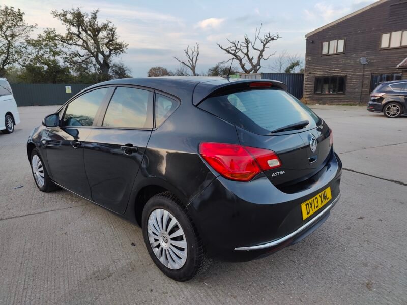 2013 VAUXHALL ASTRA 1.4i 16V Exclusive 5dr Petrol Manual ULEZ Compliance