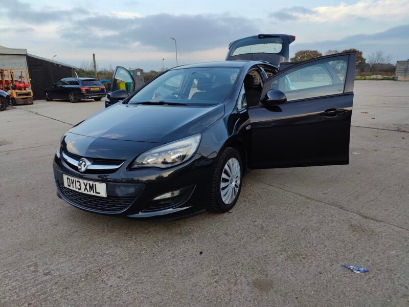 2013 VAUXHALL ASTRA 1.4i 16V Exclusive 5dr Petrol Manual ULEZ Compliance