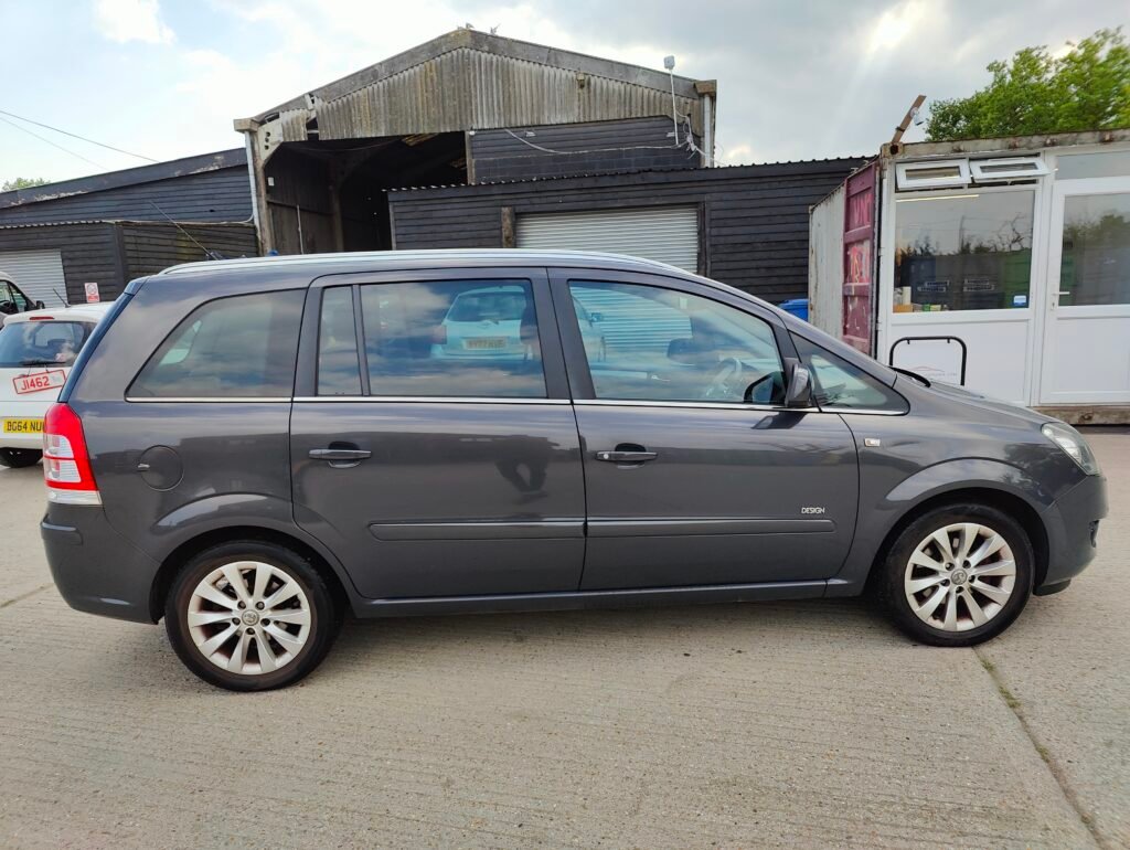 2013 Vauxhall Zafira 1.6 16V Design Euro 5 5dr (SNav)