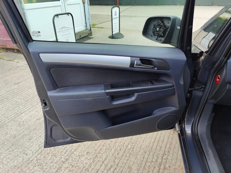 2013 Vauxhall Zafira 1.6 16V Design Euro 5 5dr (SNav) || Petrol || Manual || ULEZ Compliance✅