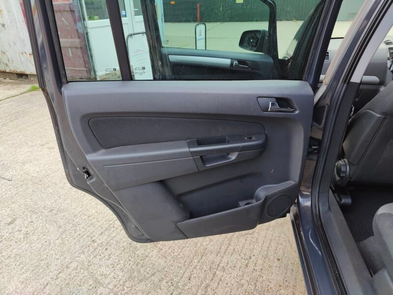 2013 Vauxhall Zafira 1.6 16V Design Euro 5 5dr (SNav) || Petrol || Manual || ULEZ Compliance✅