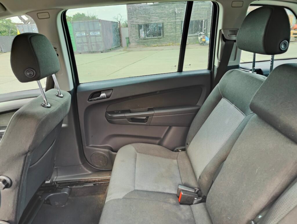 2013 Vauxhall Zafira 1.6 16V Design Euro 5 5dr (SNav)