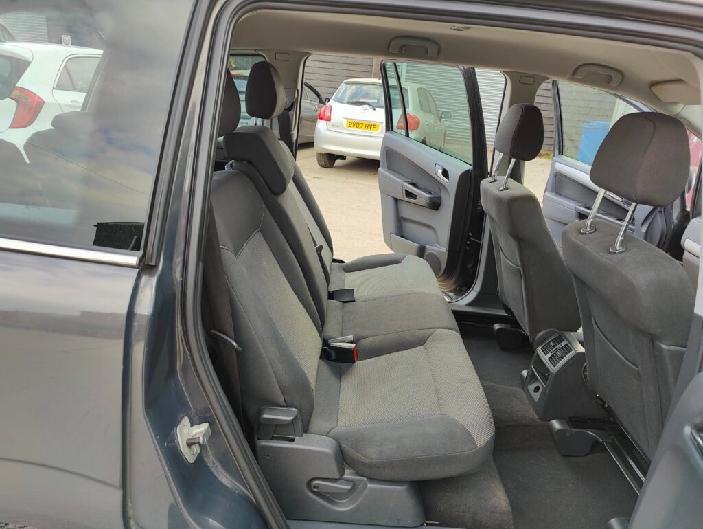 2013 Vauxhall Zafira 1.6 16V Design Euro 5 5dr (SNav)