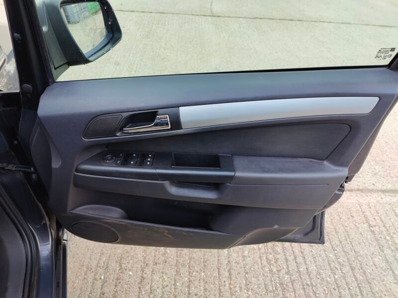 2013 Vauxhall Zafira 1.6 16V Design Euro 5 5dr (SNav) || Petrol || Manual || ULEZ Compliance✅