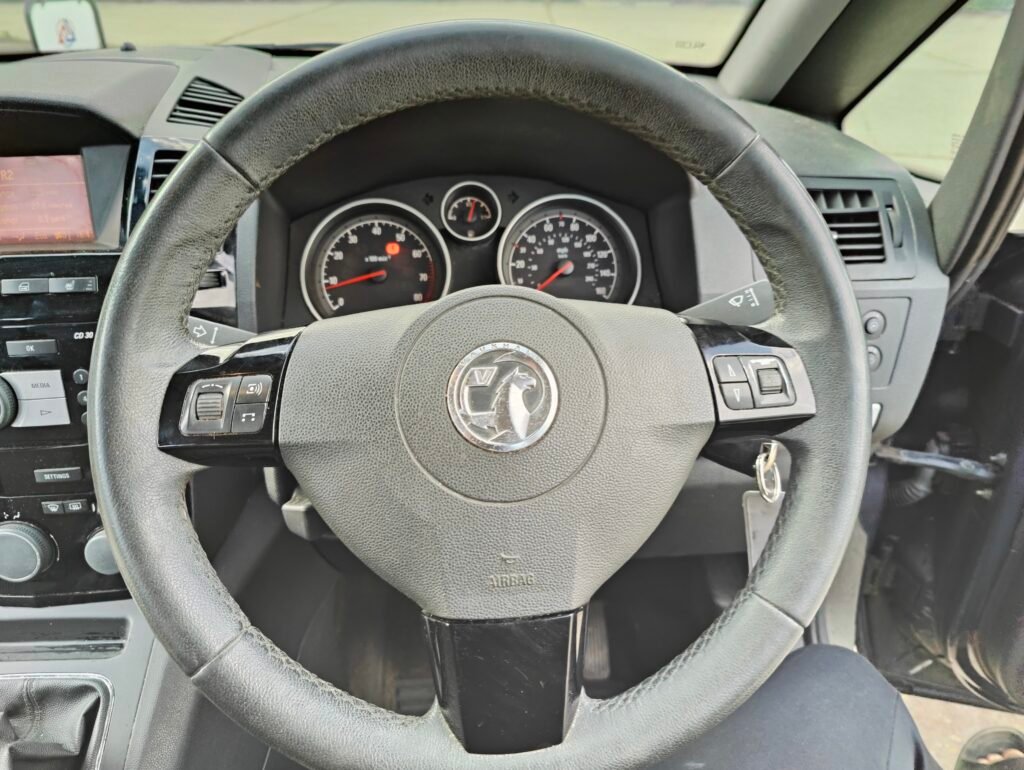 2013 Vauxhall Zafira 1.6 16V Design Euro 5 5dr (SNav)