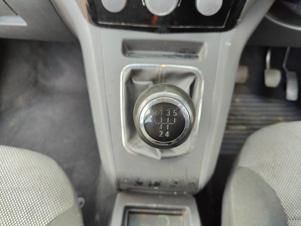 2013 Vauxhall Zafira 1.6 16V Design Euro 5 5dr (SNav)