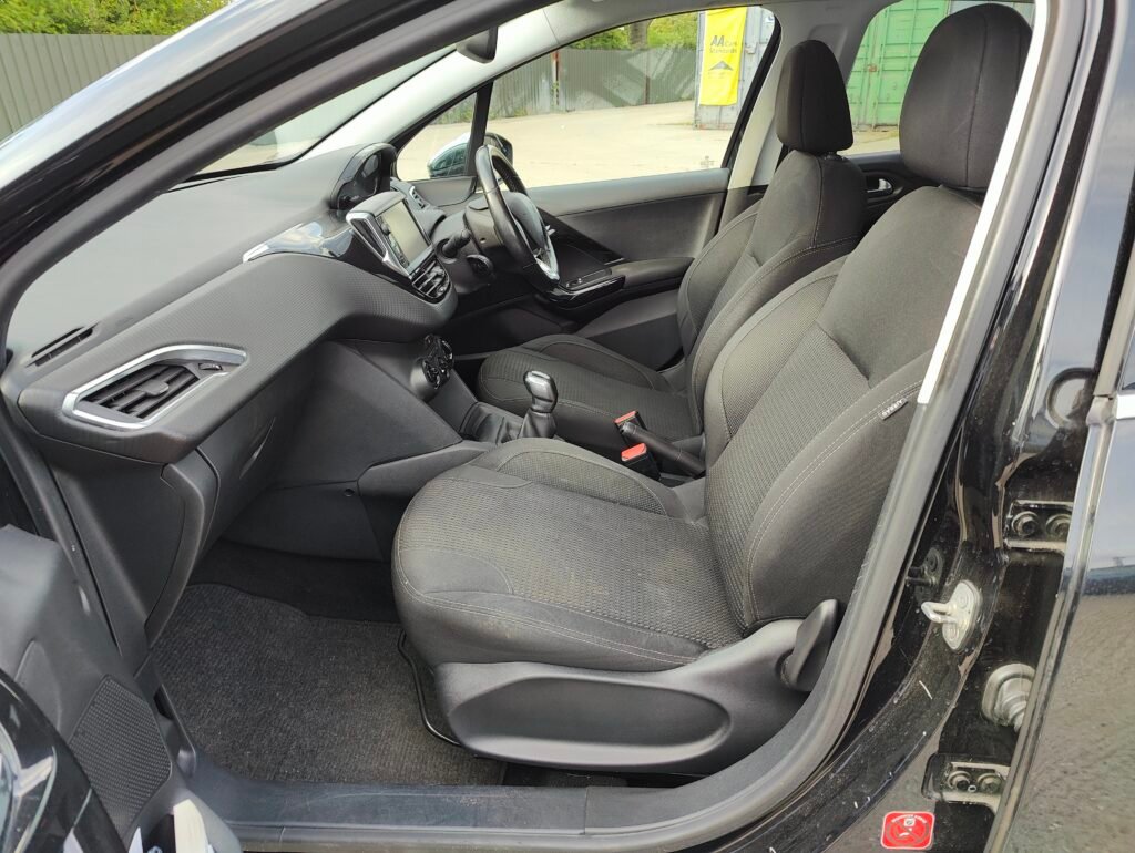 2016 Peugeot 208 1.2 PureTech Allure Euro 6 5dr