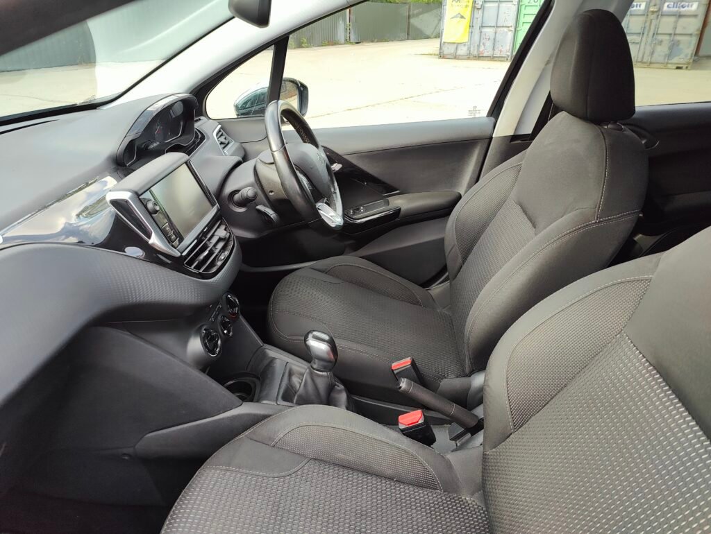 2016 Peugeot 208 1.2 PureTech Allure Euro 6 5dr