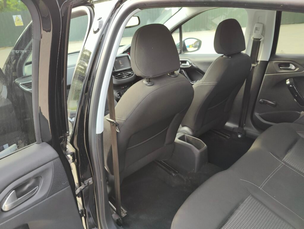 2016 Peugeot 208 1.2 PureTech Allure Euro 6 5dr