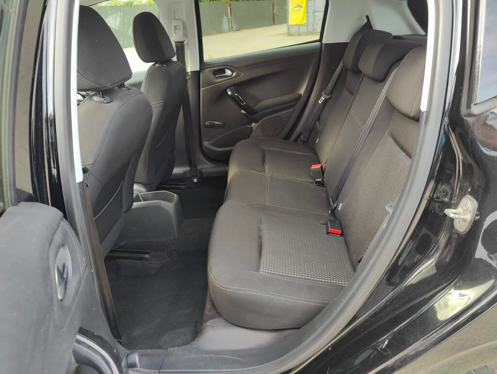 2016 Peugeot 208 1.2 PureTech Allure Euro 6 5dr