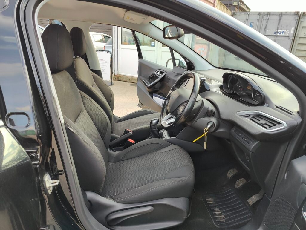 2016 Peugeot 208 1.2 PureTech Allure Euro 6 5dr