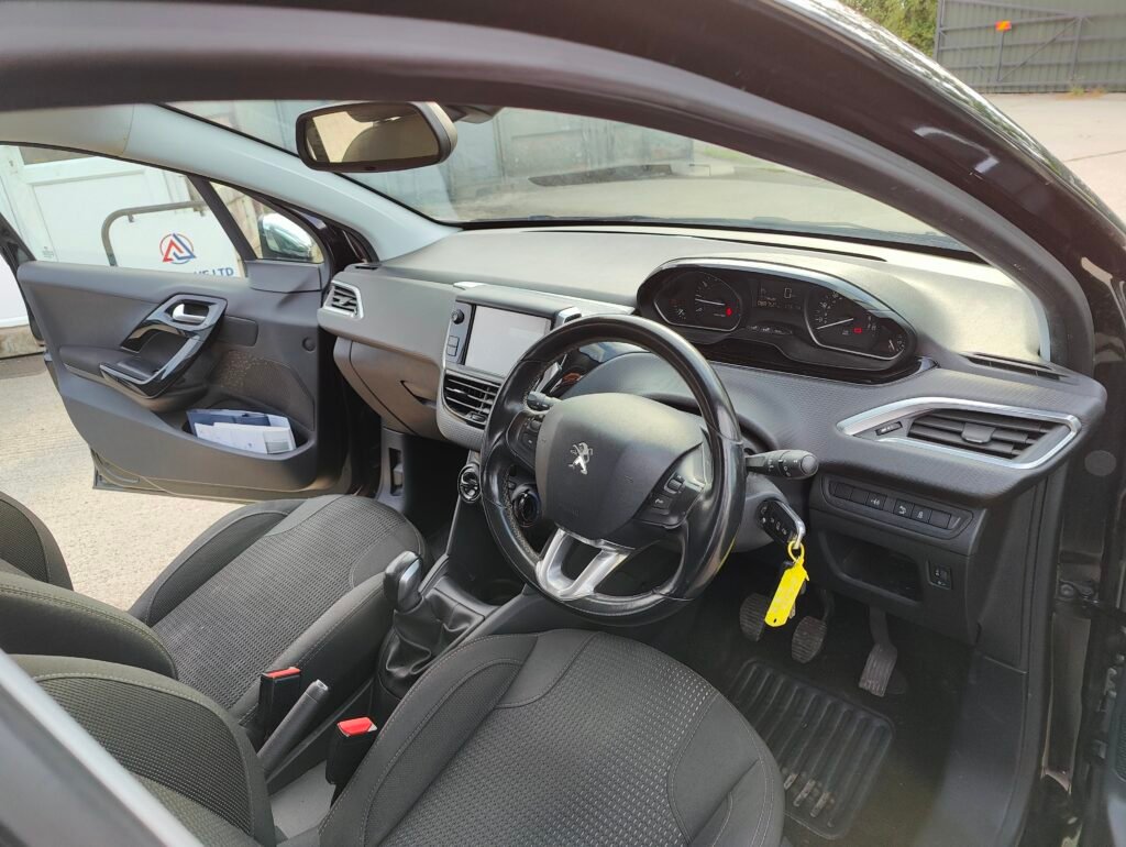 2016 Peugeot 208 1.2 PureTech Allure Euro 6 5dr