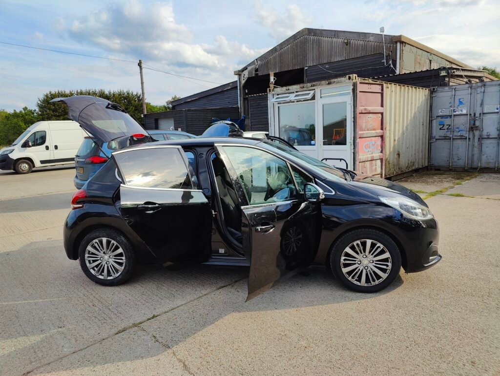 2016 Peugeot 208 1.2 PureTech Allure Euro 6 5dr