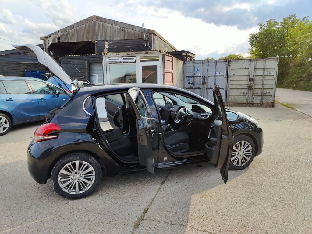 2016 Peugeot 208 1.2 PureTech Allure Euro 6 5dr