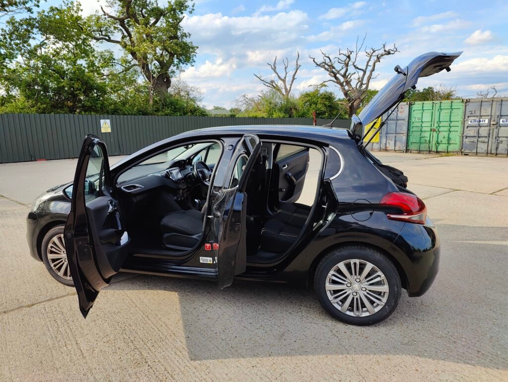 2016 Peugeot 208 1.2 PureTech Allure Euro 6 5dr