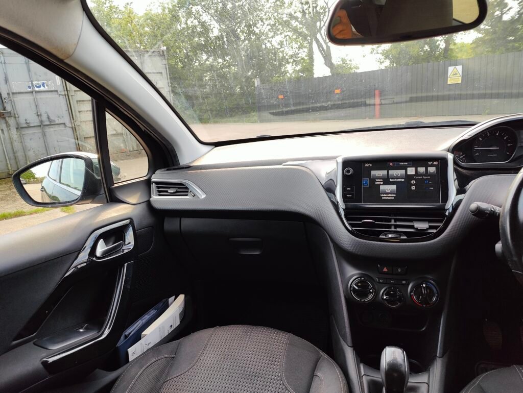 2016 Peugeot 208 1.2 PureTech Allure Euro 6 5dr