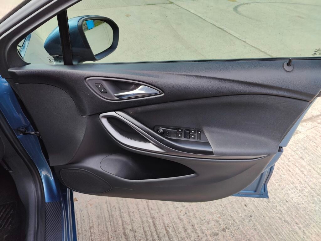 2016 Vauxhall Astra 1.4i Design Euro 6 5dr