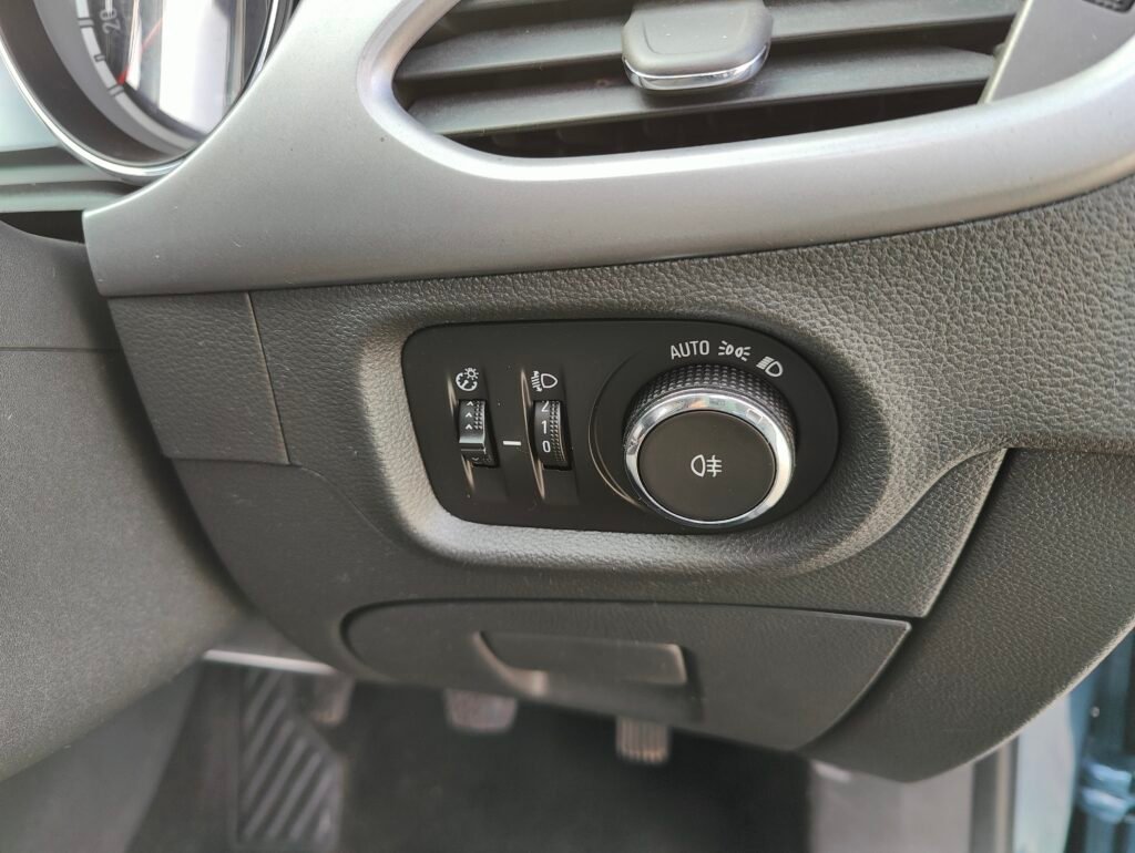 2016 Vauxhall Astra 1.4i Design Euro 6 5dr