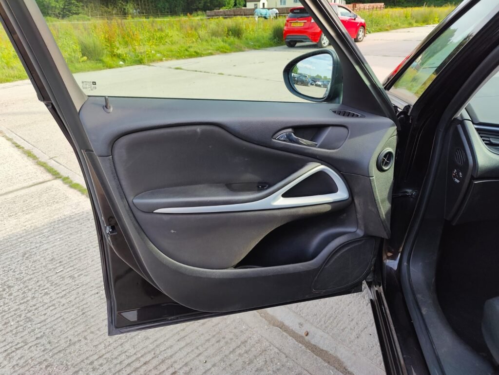 2015 Vauxhall Zafira Tourer 1.4i Turbo Exclusiv Euro 6 5dr