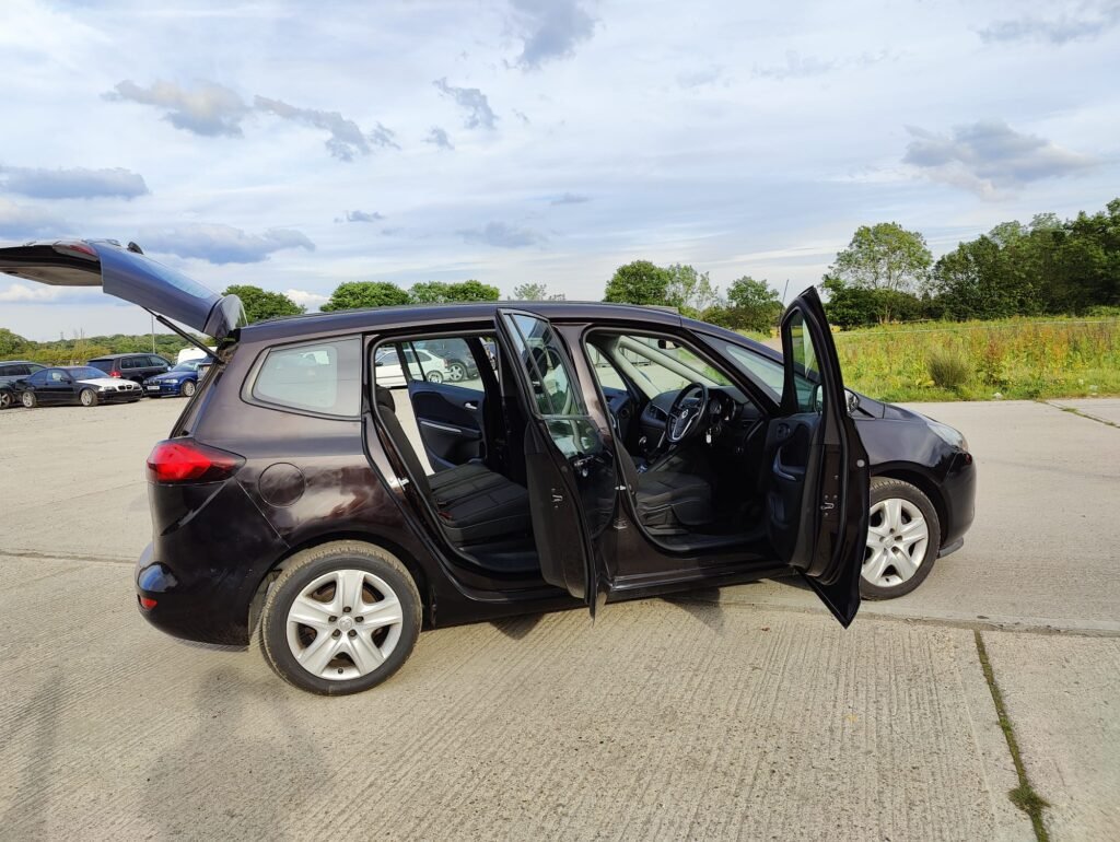 2015 Vauxhall Zafira Tourer 1.4i Turbo Exclusiv Euro 6 5dr