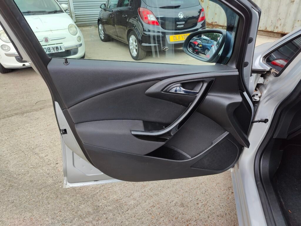 2015 Vauxhall Astra 1.4i Turbo SRi Euro 6 5dr