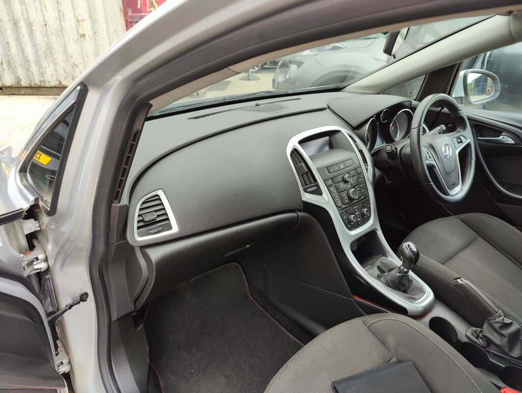 2015 Vauxhall Astra 1.4i Turbo SRi Euro 6 5dr