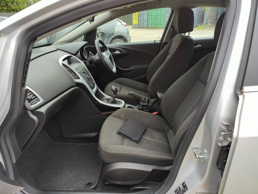 2015 Vauxhall Astra 1.4i Turbo SRi Euro 6 5dr