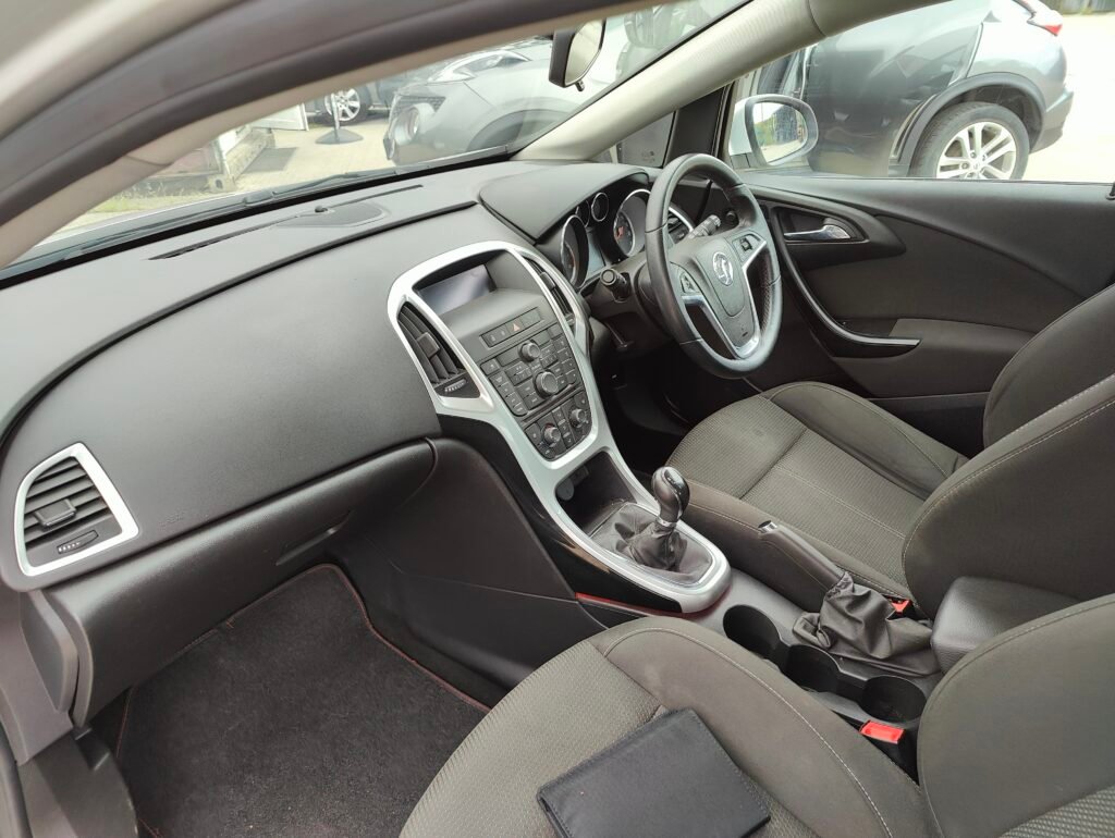 2015 Vauxhall Astra 1.4i Turbo SRi Euro 6 5dr