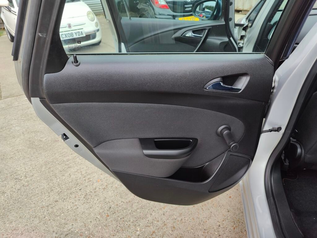 2015 Vauxhall Astra 1.4i Turbo SRi Euro 6 5dr