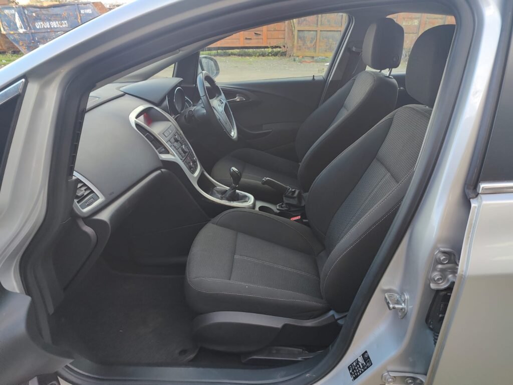 2015 Vauxhall Astra 1.4i Turbo SRi Euro 6 5dr
