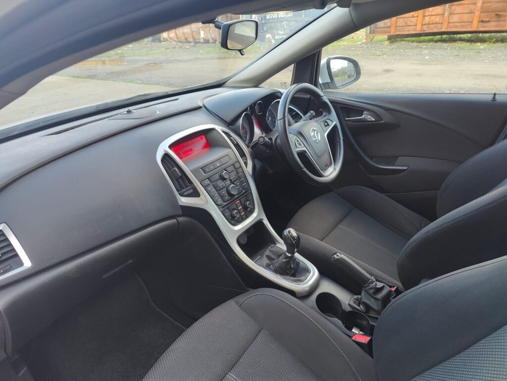 2015 Vauxhall Astra 1.4i Turbo SRi Euro 6 5dr