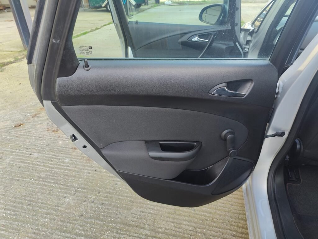 2015 Vauxhall Astra 1.4i Turbo SRi Euro 6 5dr