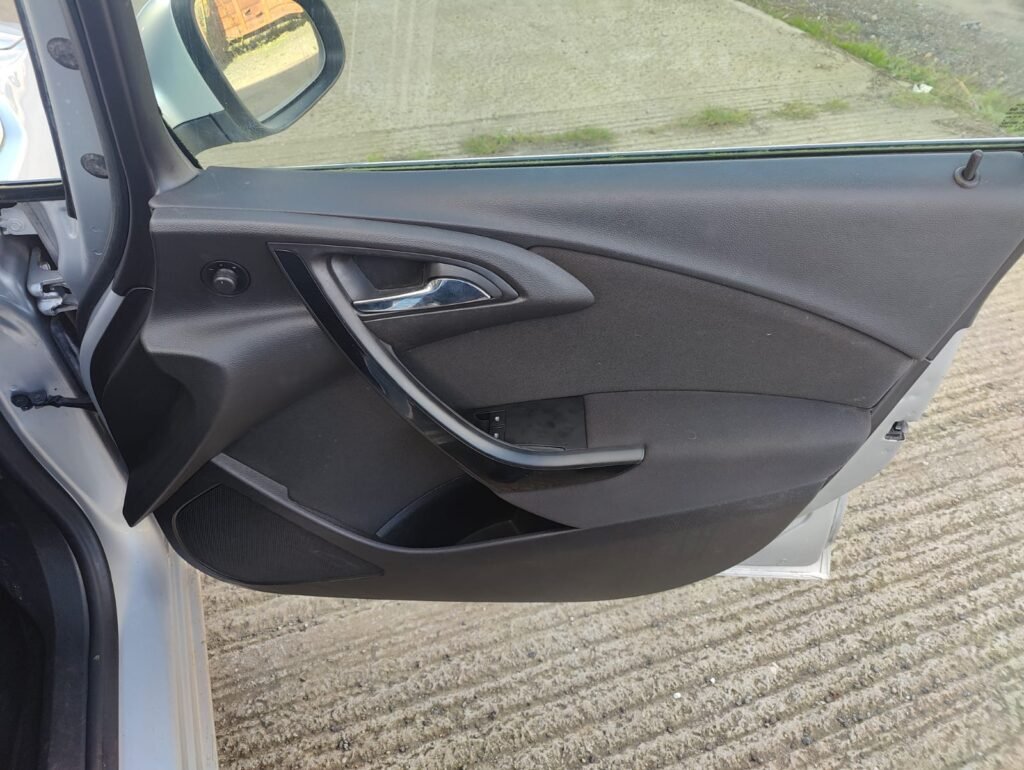 2015 Vauxhall Astra 1.4i Turbo SRi Euro 6 5dr