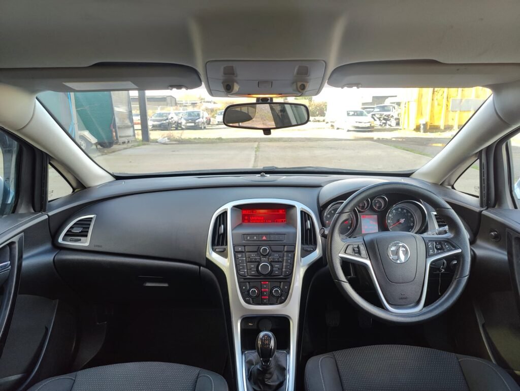 2015 Vauxhall Astra 1.4i Turbo SRi Euro 6 5dr