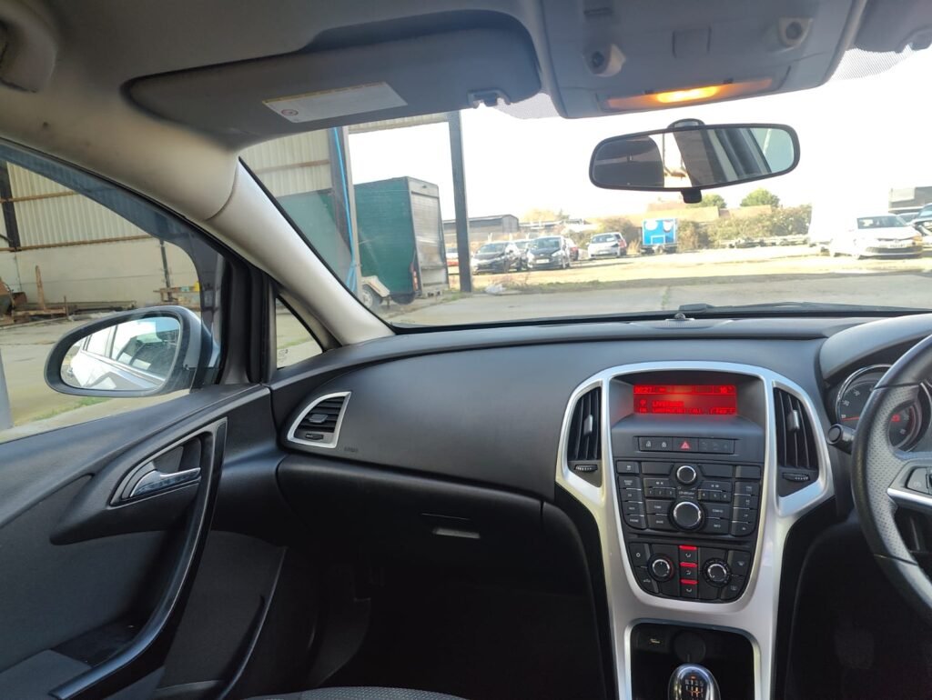 2015 Vauxhall Astra 1.4i Turbo SRi Euro 6 5dr