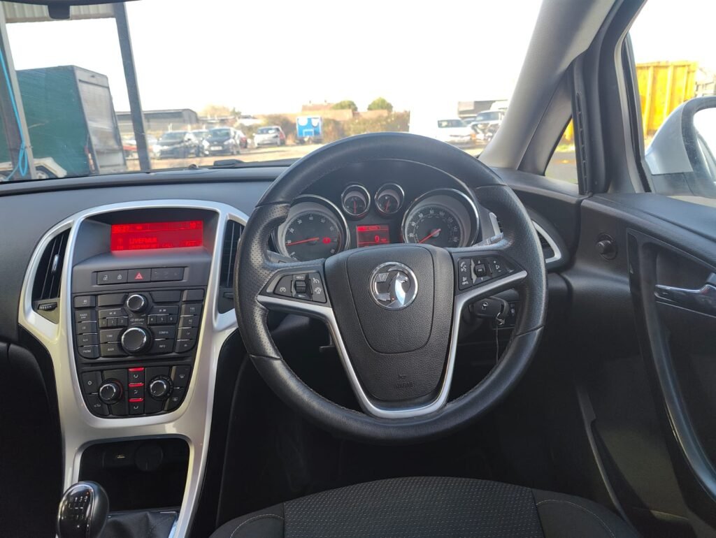 2015 Vauxhall Astra 1.4i Turbo SRi Euro 6 5dr
