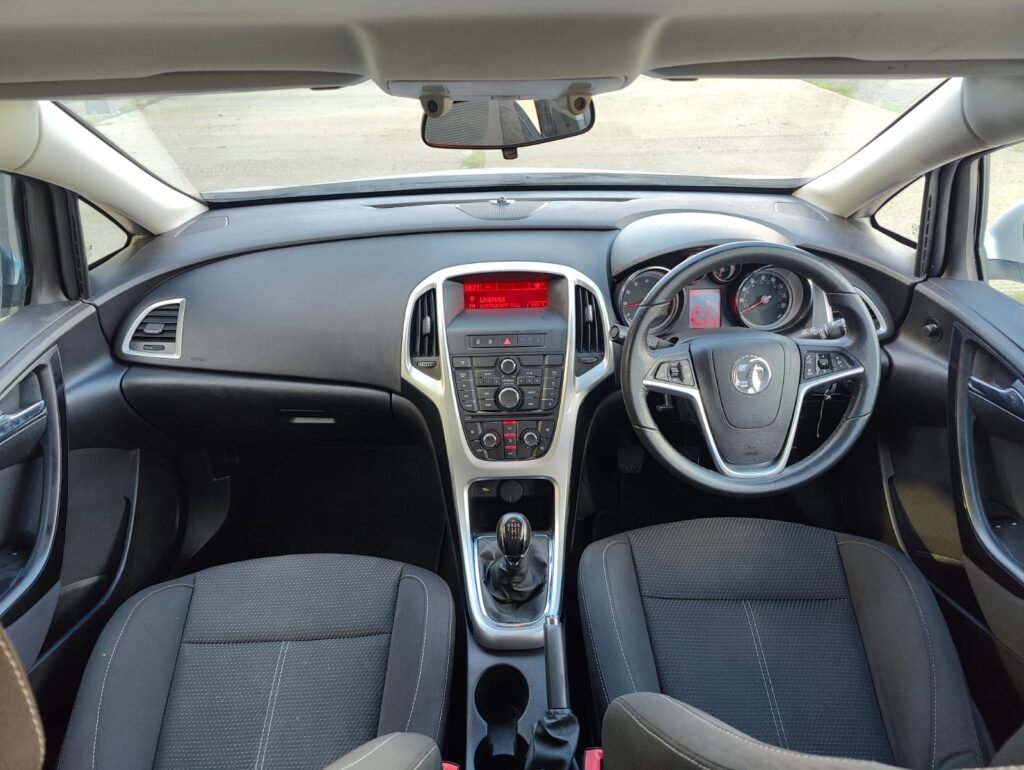 2015 Vauxhall Astra 1.4i Turbo SRi Euro 6 5dr
