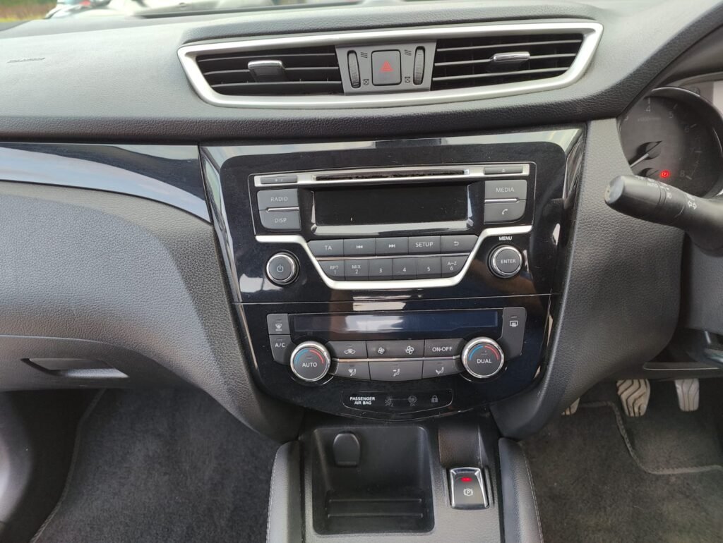 2014 Nissan Qashqai 1.2 DIG-T Acenta 2WD Euro 5 (s/s) 5dr