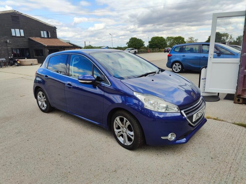 2015 PEUGEOT 208 1.2 VTI ALLURE✅