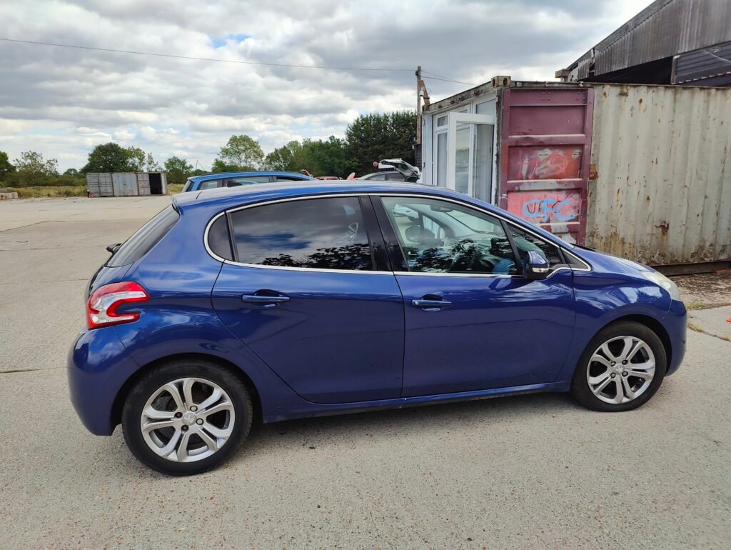 2015 PEUGEOT 208 1.2 VTI ALLURE