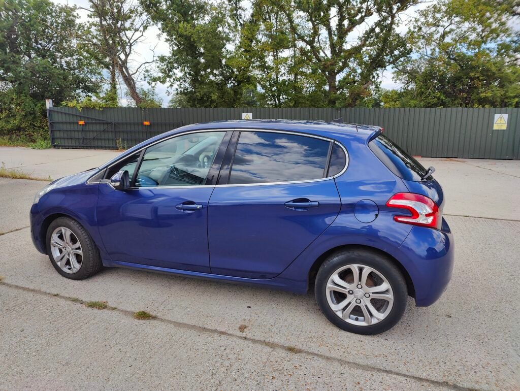 2015 PEUGEOT 208 1.2 VTI ALLURE