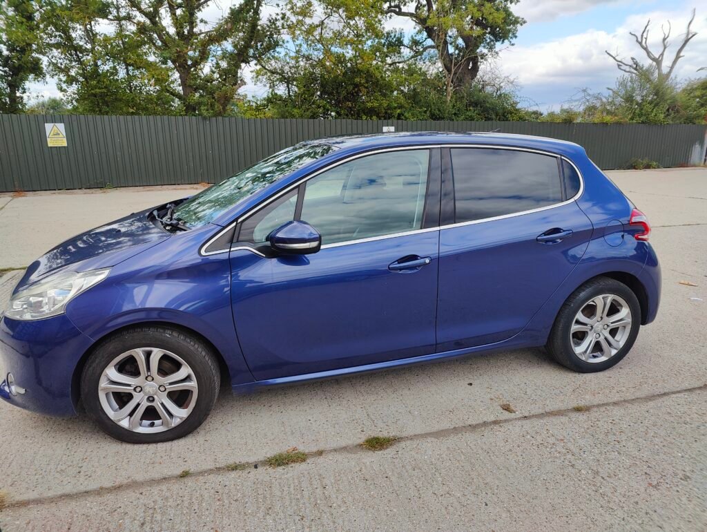 2015 PEUGEOT 208 1.2 VTI ALLURE