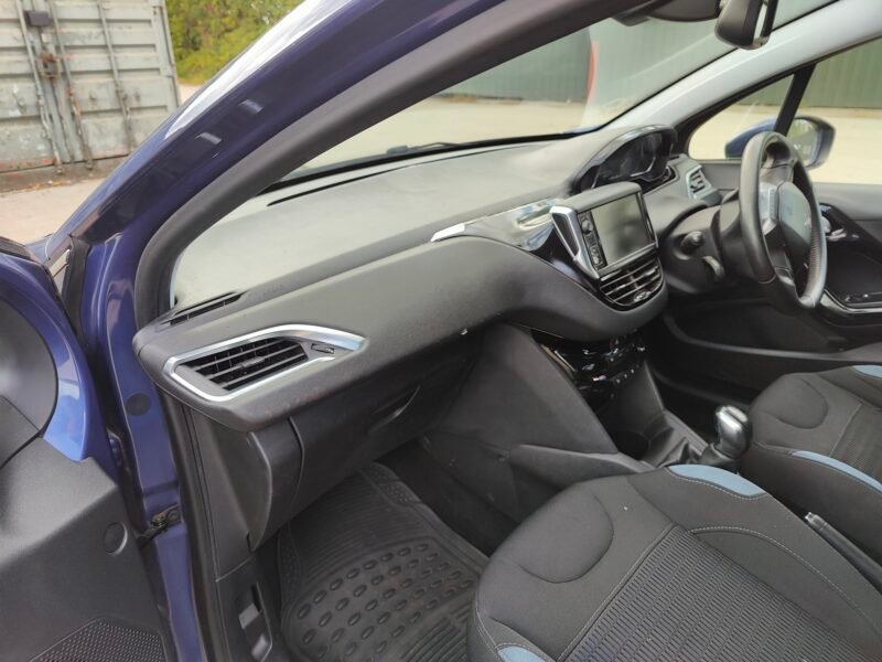 2015 PEUGEOT 208 1.2 VTI ALLURE✅