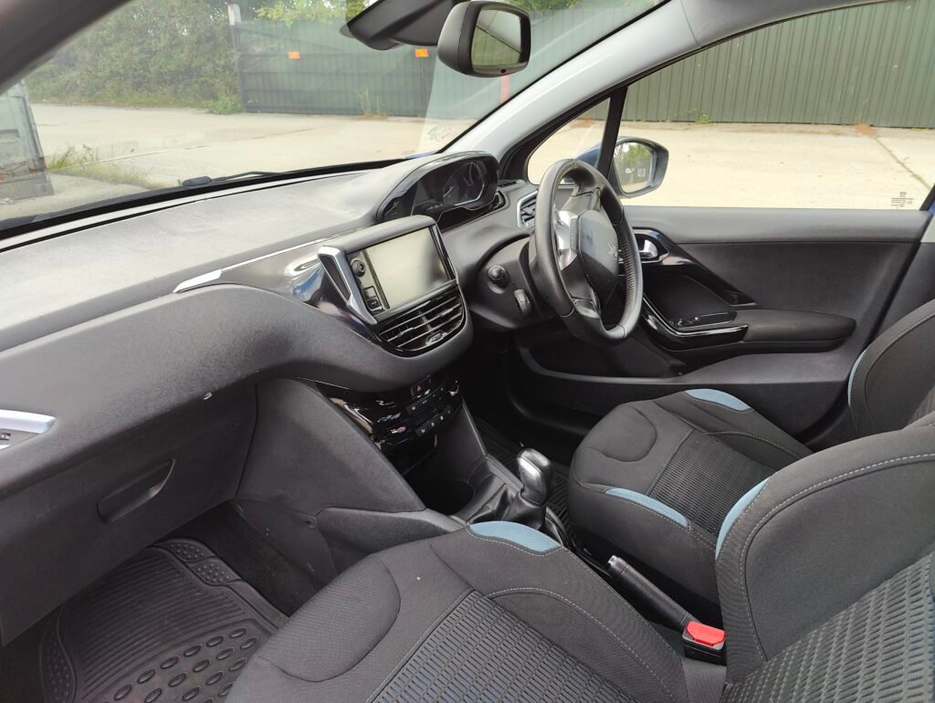 2015 PEUGEOT 208 1.2 VTI ALLURE