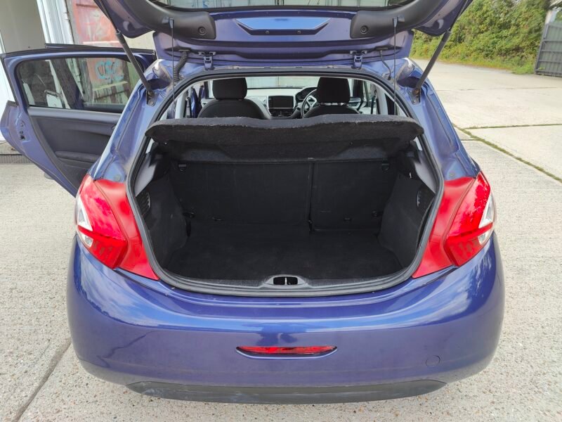 2015 PEUGEOT 208 1.2 VTI ALLURE✅